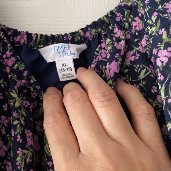 Spring dress - Picture 2 of 5